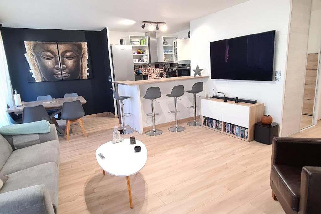 Charmant Logement Avec Jacuzzi 망트라졸리 외부 사진
